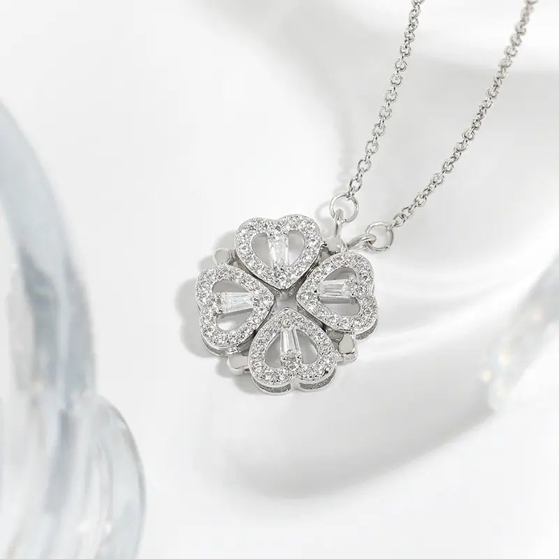 CLOVER ELEGANCE™ NECKLACE